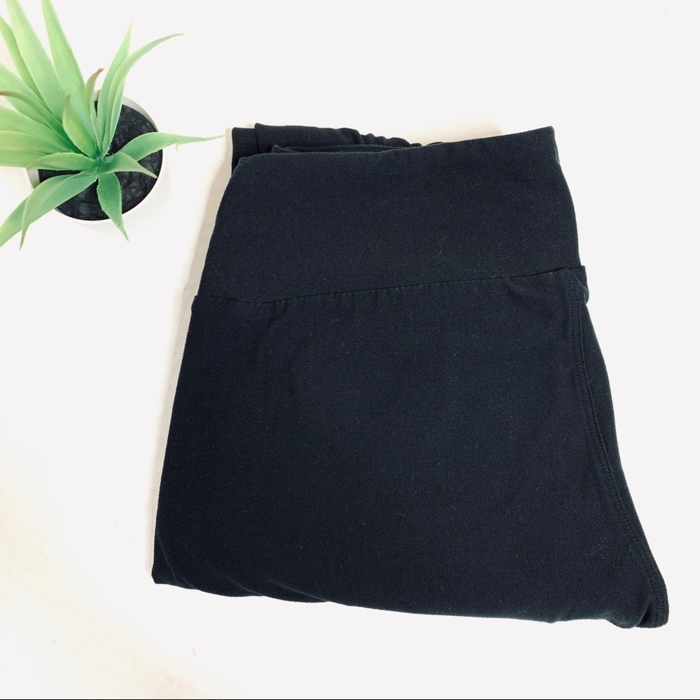 LULAROE OS Solid Black Leggings 130